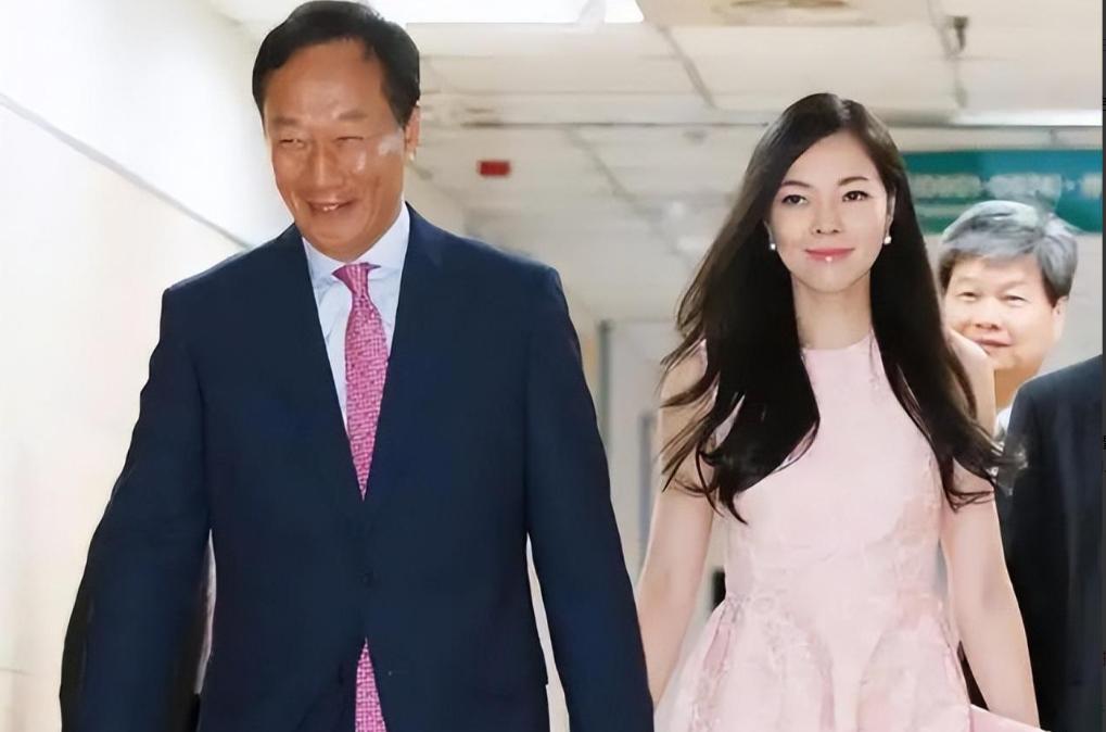 澳門(mén)精準(zhǔn)一笑一碼100%,可持續(xù)執(zhí)行探索_工具版92.637